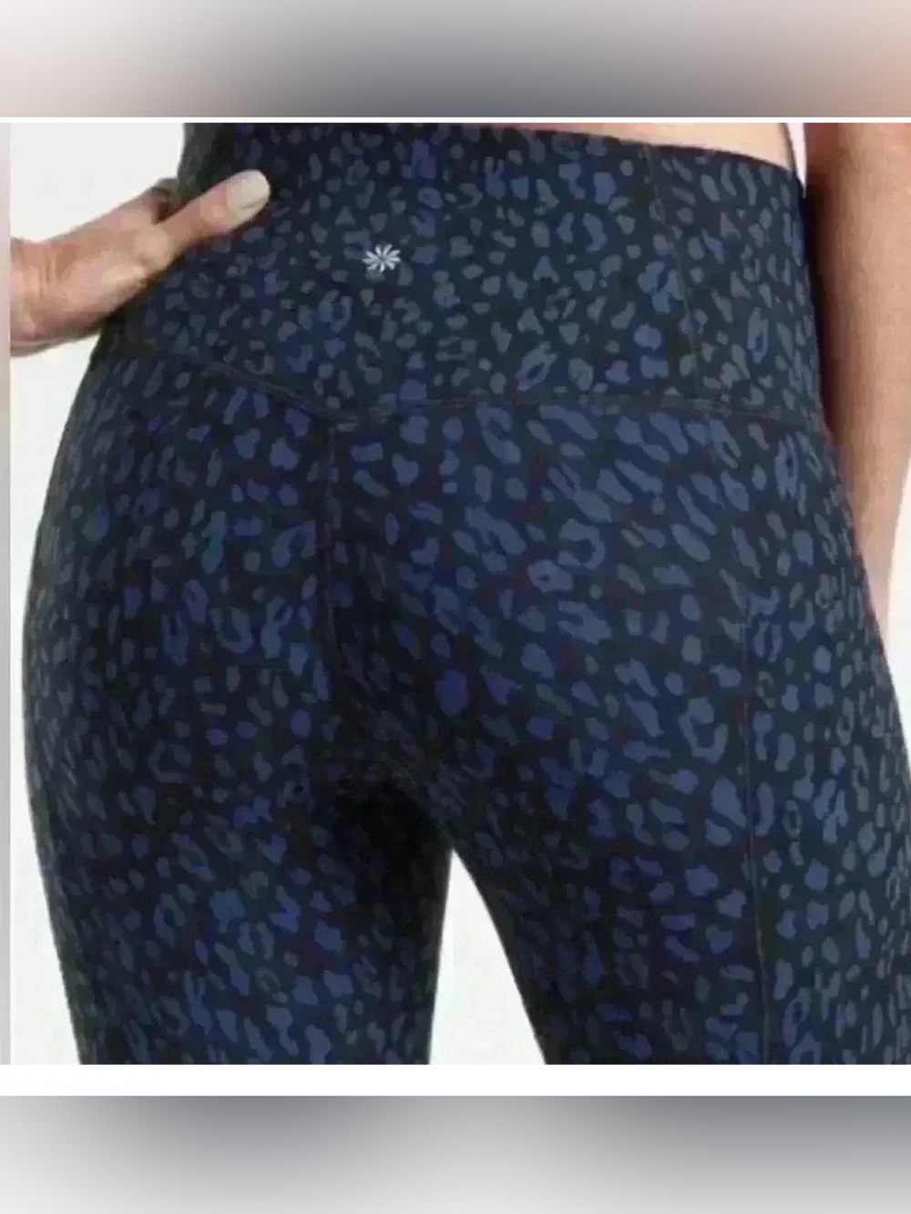 Athleta Salutation stash 7/8 leggings blue leopard print